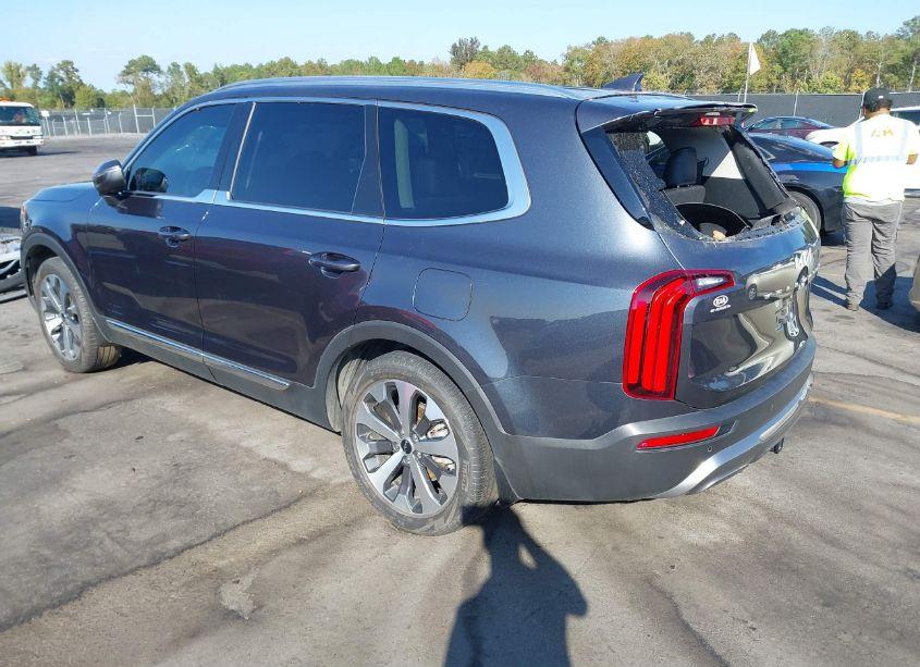 Photo 3 of 2022 Kia Telluride EX (VIN 5XYP34HC3NG226577)