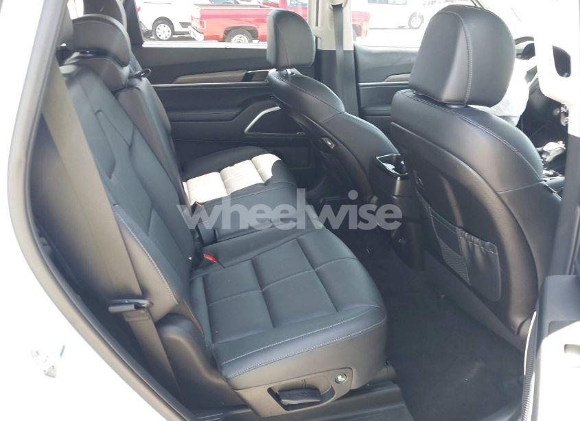 Photo 8 of 2022 Kia Telluride EX (VIN 5XYP34HC4NG319365)