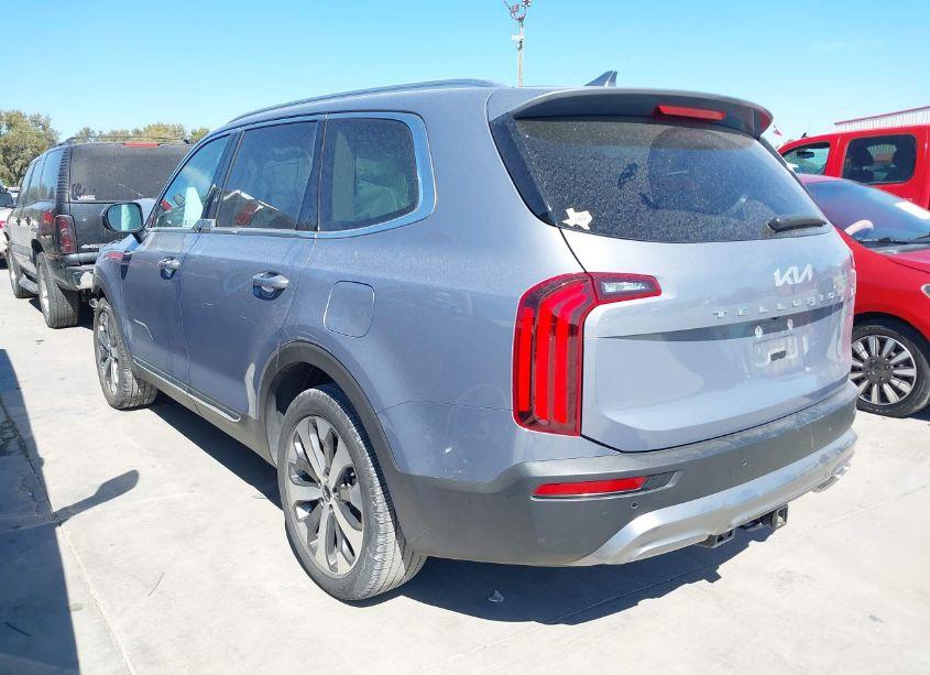 Photo 3 of 2022 Kia Telluride EX (VIN 5XYP34HC5NG256549)