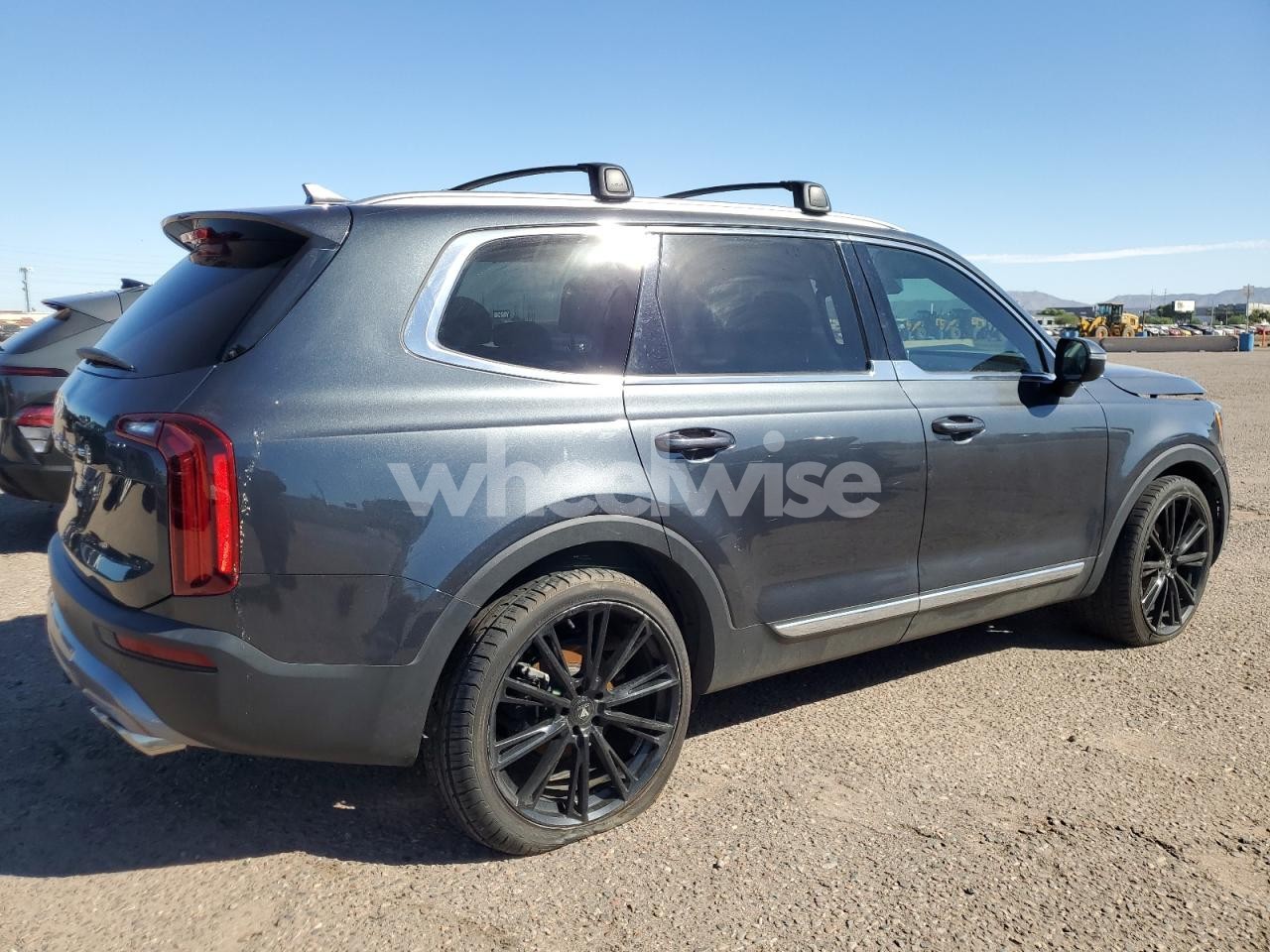 Photo 3 of 2022 KIA TELLURIDE EX (VIN 5XYP34HC6NG299474)
