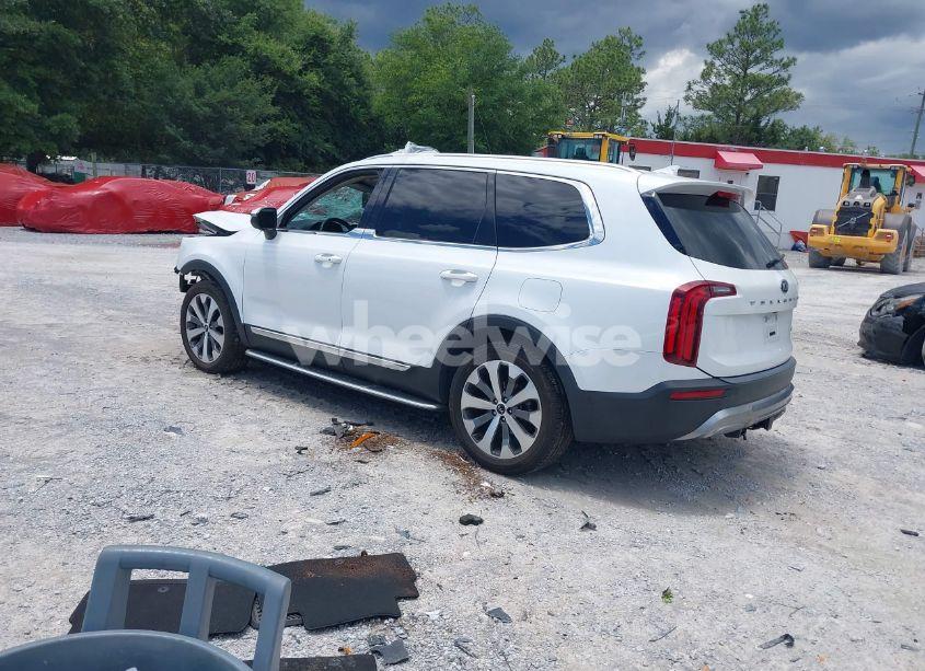 Photo 3 of 2020 Kia Telluride EX (VIN 5XYP34HC7LG074039)