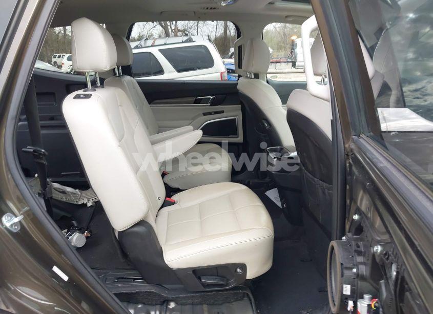 Photo 8 of 2021 Kia Telluride EX (VIN 5XYP34HC9MG154170)