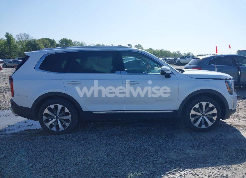Photo 13 of 2020 Kia Telluride EX (VIN 5XYP34HCXLG071376)