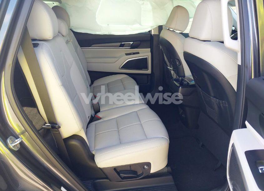 Photo 8 of 2022 Kia Telluride EX (VIN 5XYP34HCXNG240153)