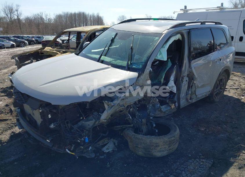 Photo 2 of 2024 Kia Telluride EX X-LINE (VIN 5XYP3DGC1RG418796)