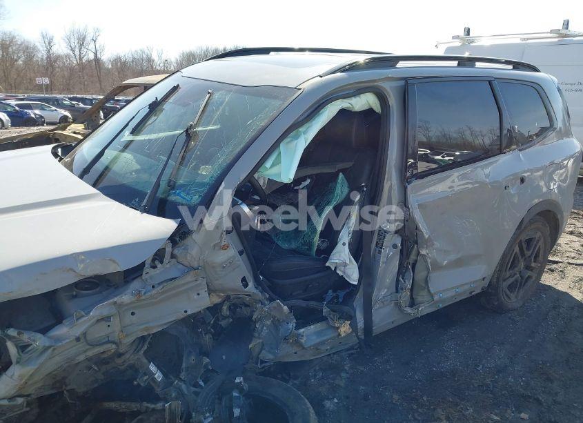 Photo 6 of 2024 Kia Telluride EX X-LINE (VIN 5XYP3DGC1RG418796)