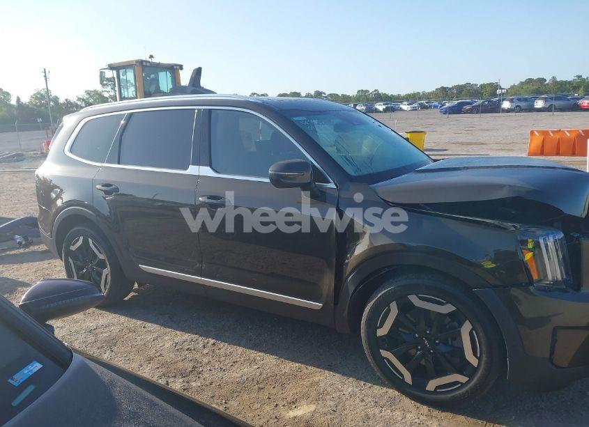 Photo 13 of 2023 Kia Telluride EX (VIN 5XYP3DGC2PG354460)
