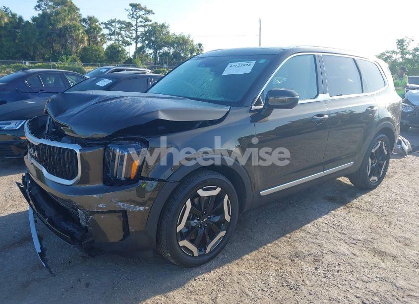 Photo 2 of 2023 Kia Telluride EX (VIN 5XYP3DGC2PG354460)