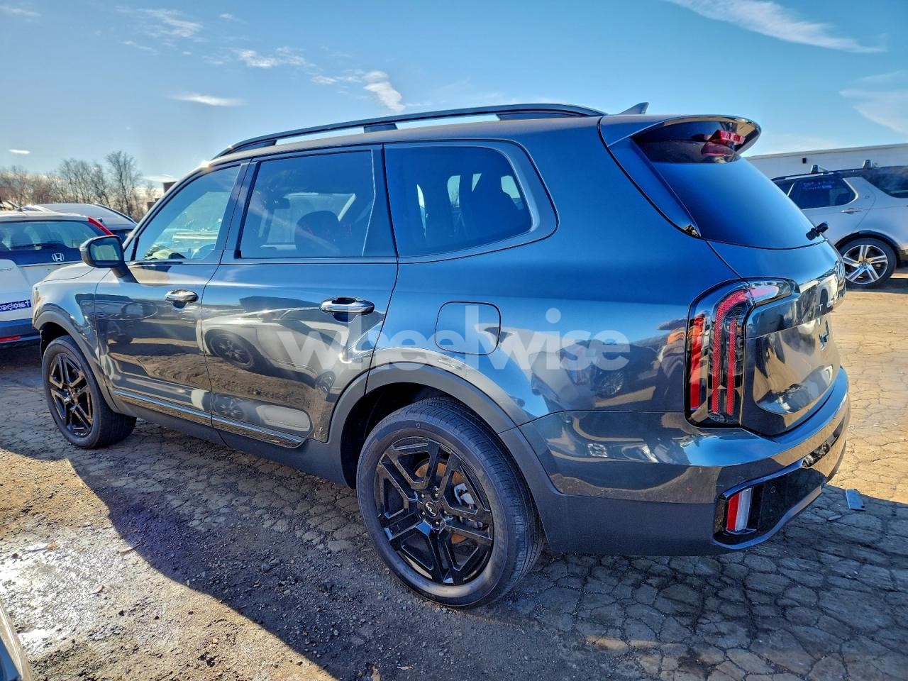 Photo 2 of 2024 KIA TELLURIDE EX (VIN 5XYP3DGC2RG437535)