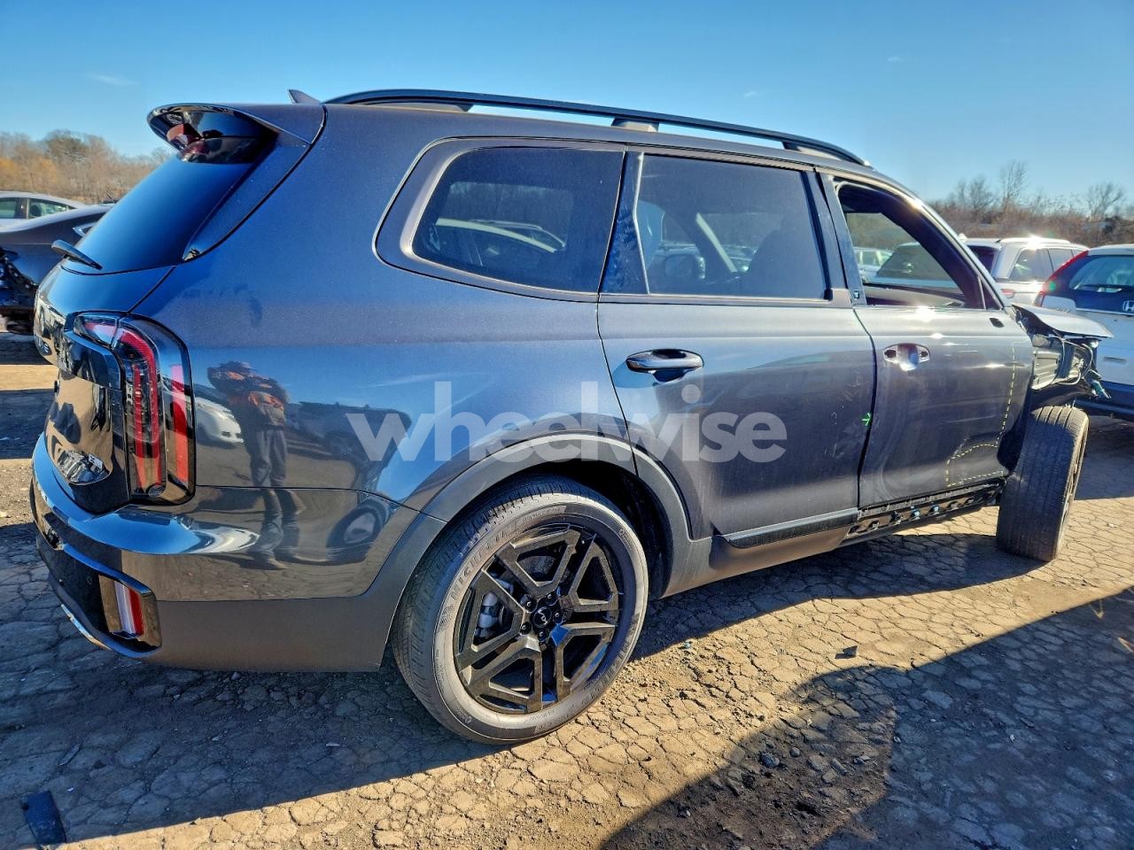Photo 3 of 2024 KIA TELLURIDE EX (VIN 5XYP3DGC2RG437535)
