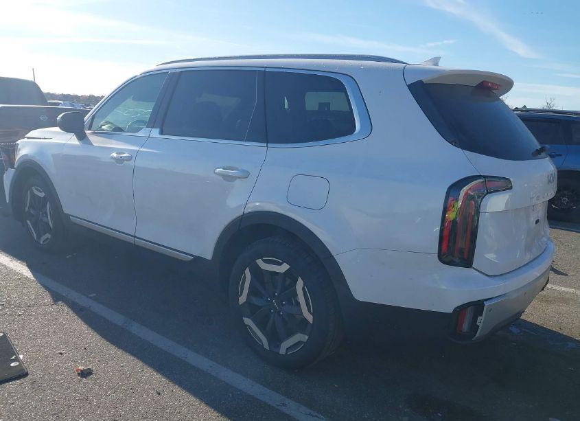 Photo 3 of 2024 Kia Telluride EX (VIN 5XYP3DGC7RG544757)