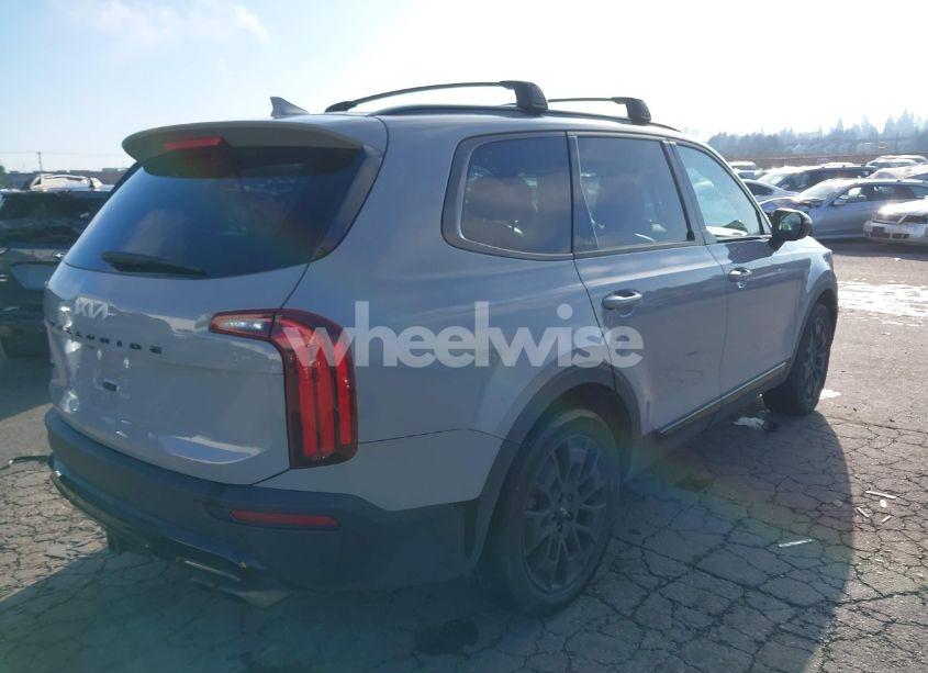 Photo 4 of 2022 Kia Telluride EX (VIN 5XYP3DHC2NG274491)