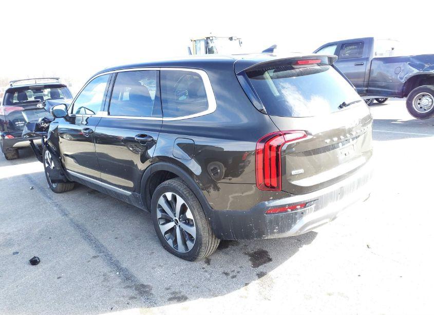 Photo 3 of 2022 Kia Telluride EX (VIN 5XYP3DHC2NG283157)