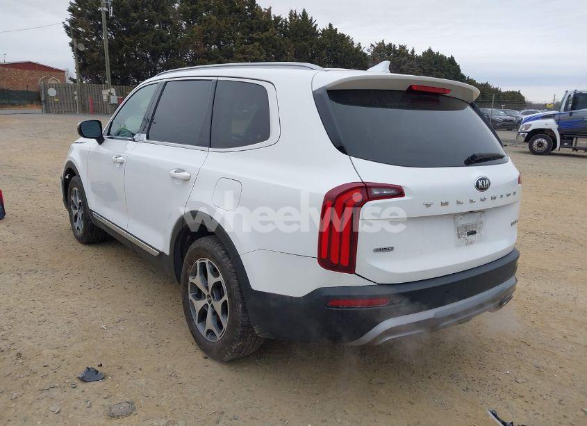 Photo 3 of 2020 Kia Telluride EX (VIN 5XYP3DHC3LG040986)