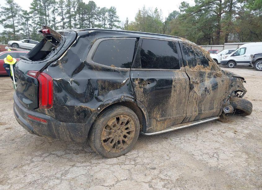 Photo 4 of 2021 Kia Telluride EX (VIN 5XYP3DHC3MG103795)