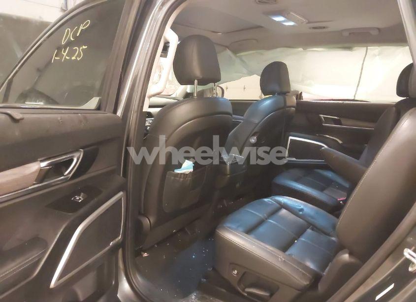 Photo 8 of 2021 Kia Telluride EX (VIN 5XYP3DHC4MG116989)