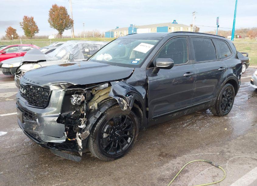 Photo 2 of 2022 Kia Telluride EX (VIN 5XYP3DHC4NG227057)