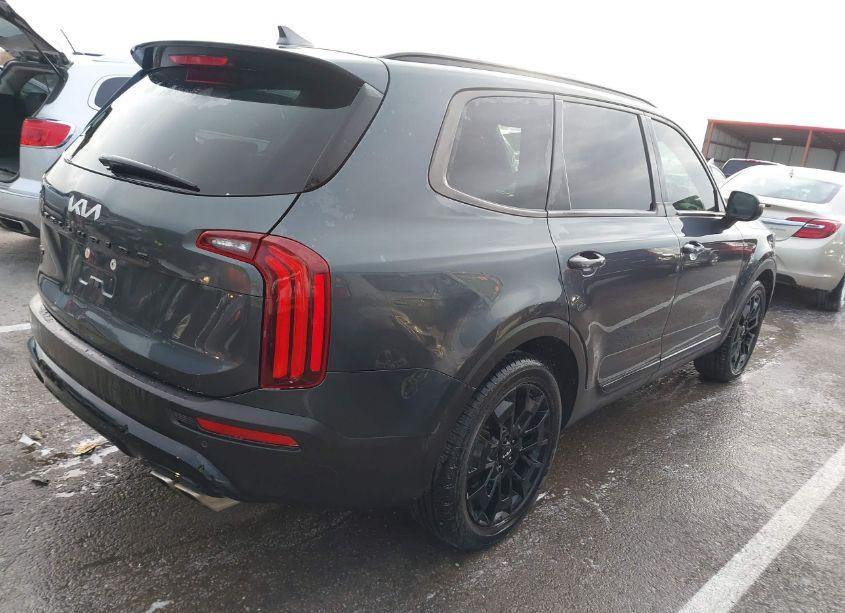 Photo 4 of 2022 Kia Telluride EX (VIN 5XYP3DHC4NG227057)