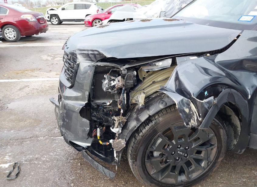 Photo 6 of 2022 Kia Telluride EX (VIN 5XYP3DHC4NG227057)