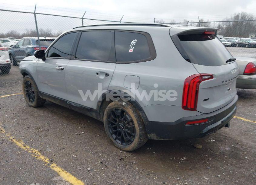 Photo 3 of 2022 Kia Telluride EX (VIN 5XYP3DHC4NG319222)