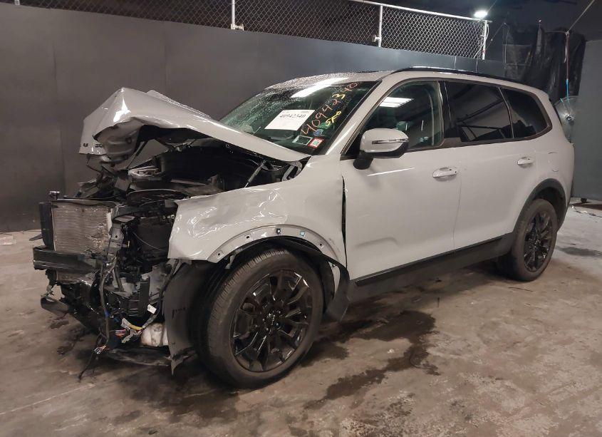 Photo 2 of 2022 Kia Telluride EX (VIN 5XYP3DHC6NG320758)