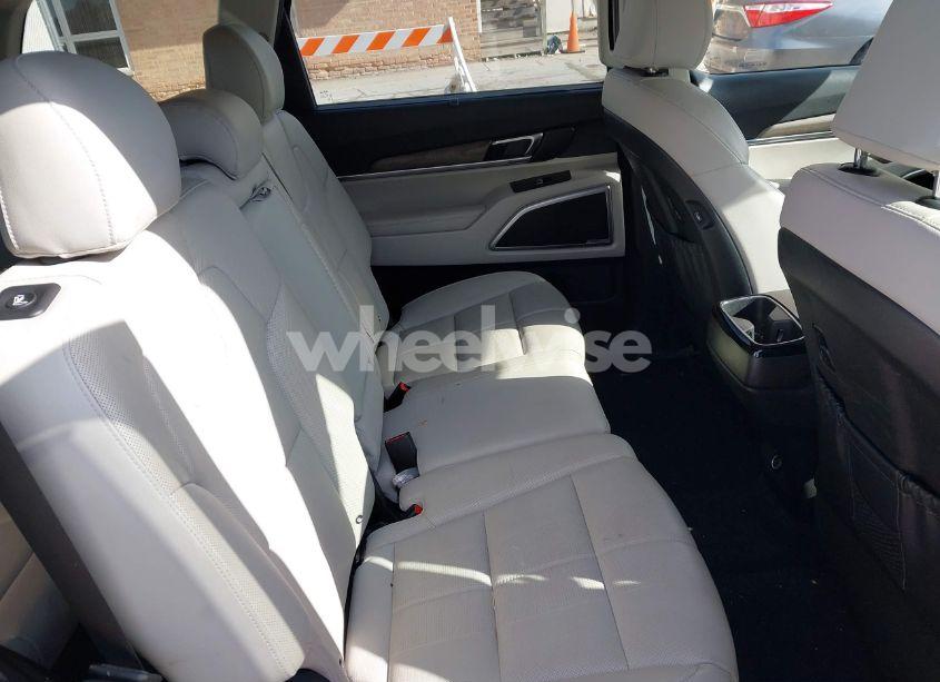 Photo 8 of 2020 Kia Telluride EX (VIN 5XYP3DHC9LG010813)