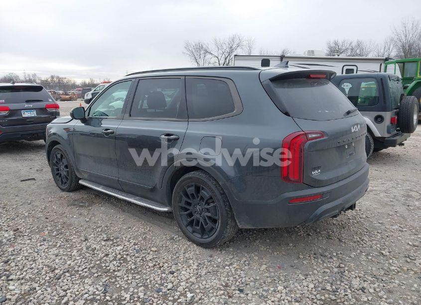 Photo 3 of 2022 Kia Telluride EX (VIN 5XYP3DHC9NG235896)