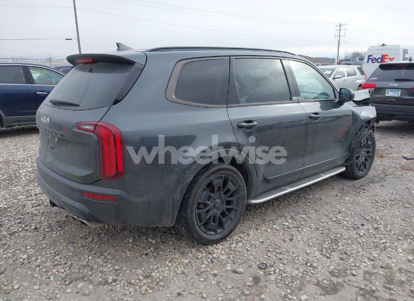 Photo 4 of 2022 Kia Telluride EX (VIN 5XYP3DHC9NG235896)