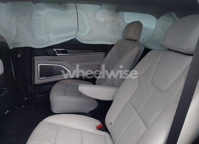 Photo 8 of 2021 Kia Telluride EX (VIN 5XYP3DHCXMG188442)