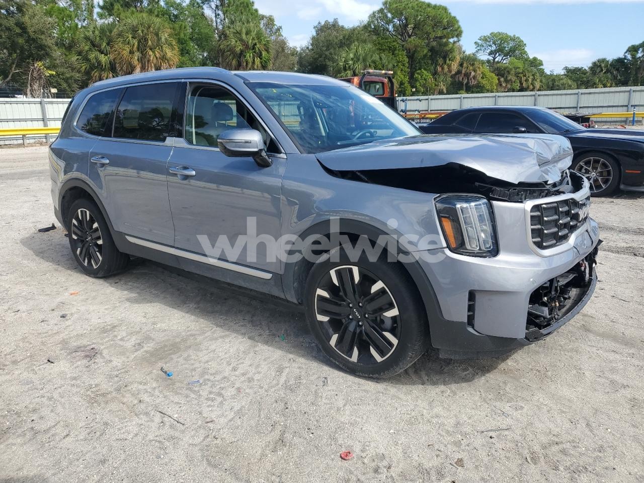 Photo 4 of 2023 KIA TELLURIDE SX (VIN 5XYP54GC3PG401828)