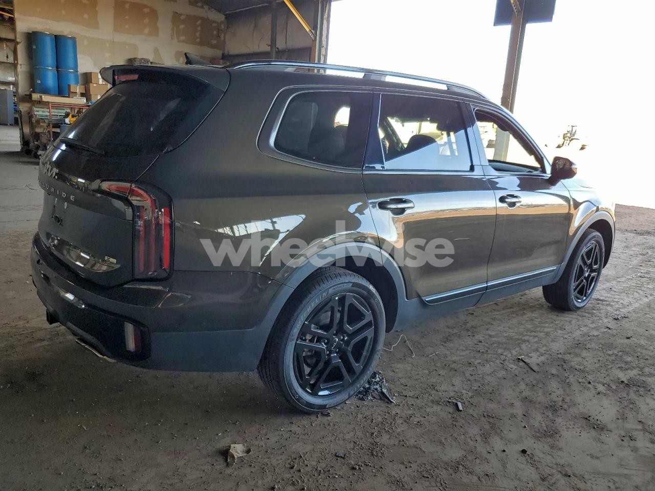 Photo 3 of 2024 KIA TELLURIDE SX (VIN 5XYP5DGCXRG519605)