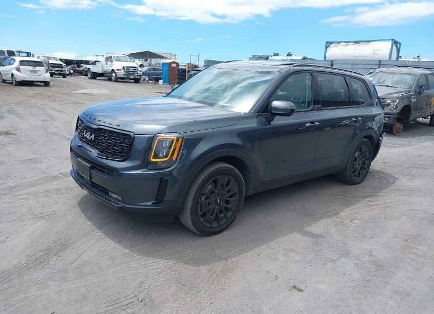 Photo 2 of 2022 Kia Telluride SX (VIN 5XYP5DHC2NG313381)