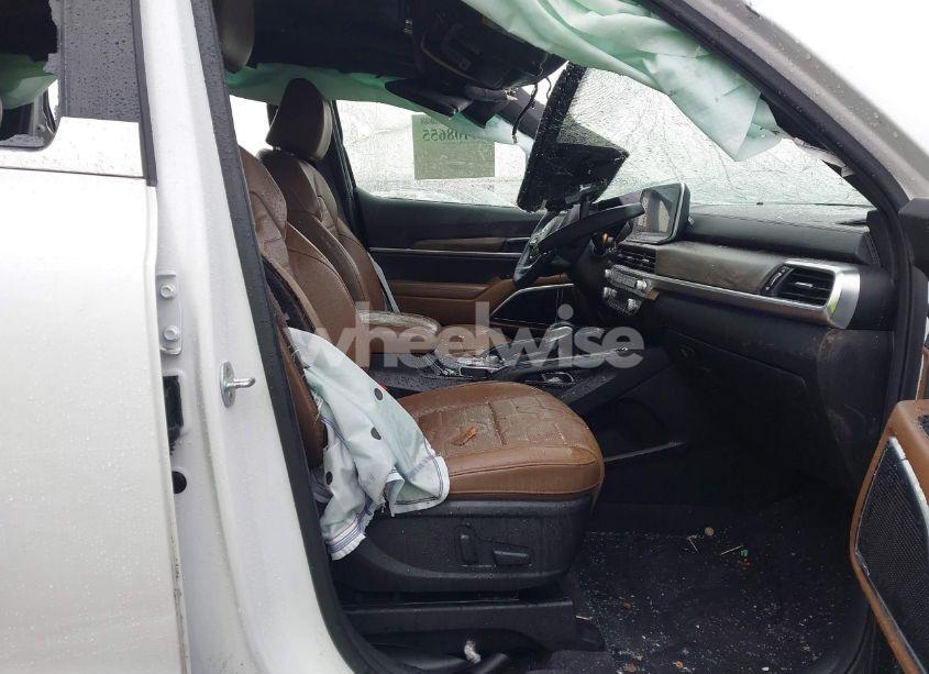 Photo 5 of 2020 Kia Telluride SX (VIN 5XYP5DHC8LG020971)