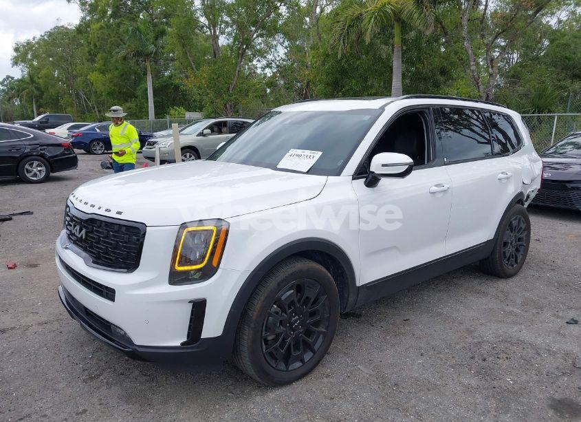 Photo 2 of 2022 Kia Telluride SX (VIN 5XYP5DHC8NG308797)