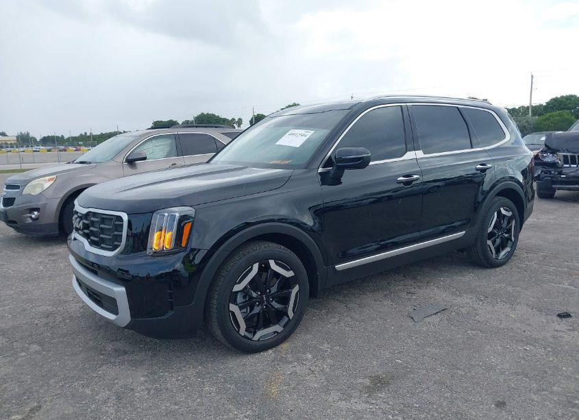 Photo 2 of 2024 Kia Telluride S (VIN 5XYP64GC0RG510120)
