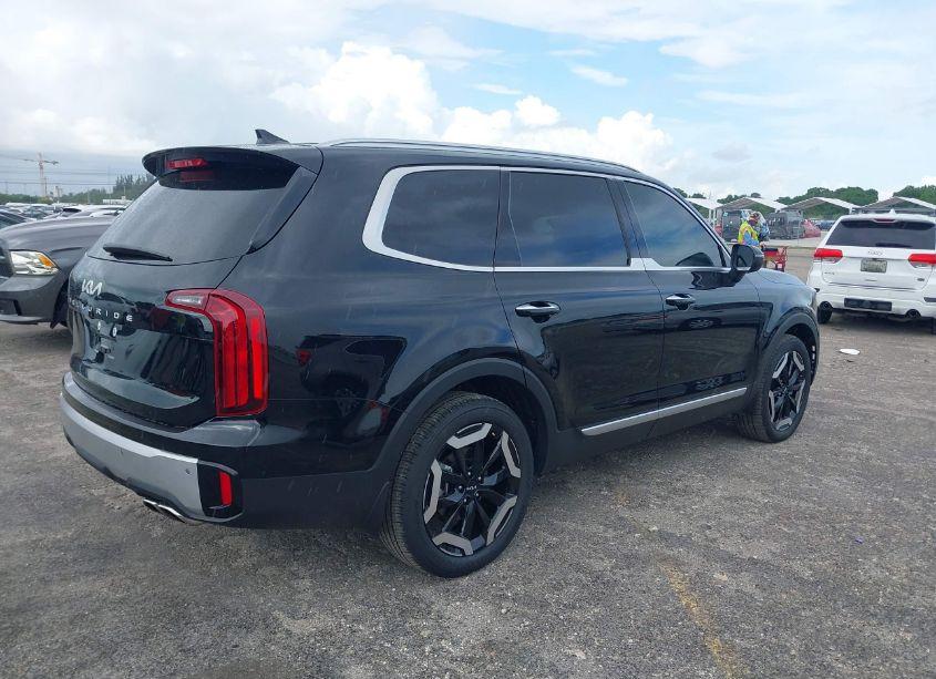 Photo 4 of 2024 Kia Telluride S (VIN 5XYP64GC0RG510120)