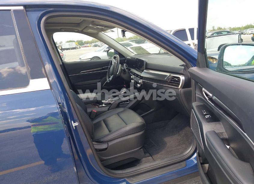 Photo 5 of 2025 Kia Telluride S (VIN 5XYP64GC0SG581646)