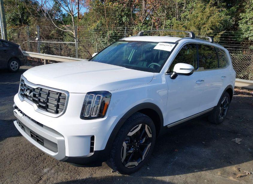Photo 2 of 2024 Kia Telluride S (VIN 5XYP64GC1RG563103)