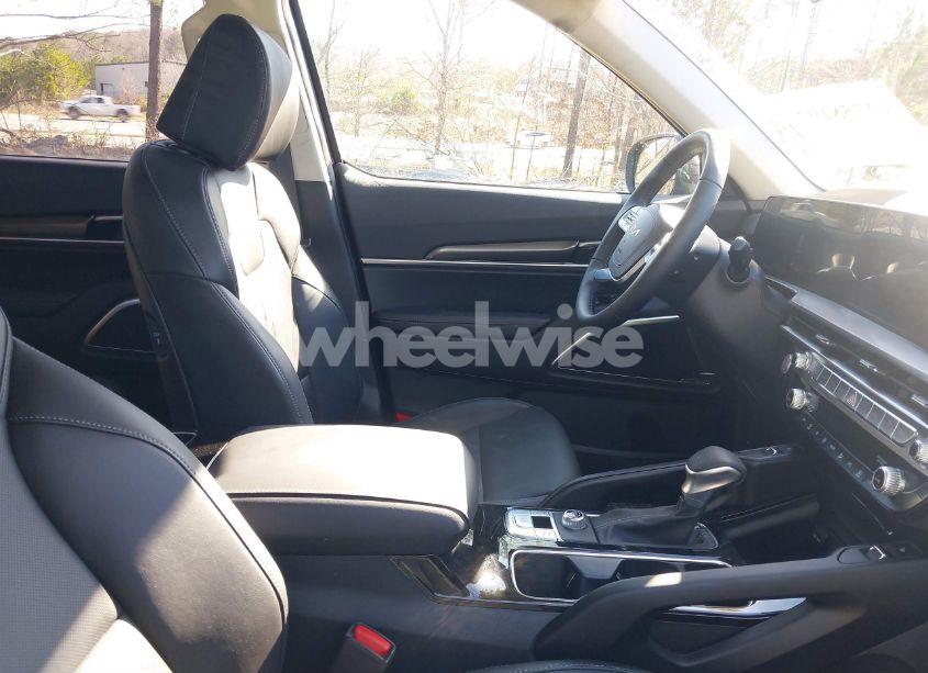 Photo 5 of 2025 Kia Telluride S (VIN 5XYP64GC4SG591192)