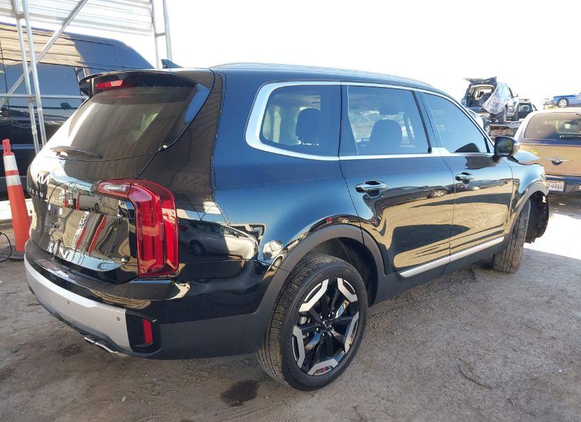 Photo 4 of 2024 Kia Telluride S (VIN 5XYP64GC8RG538442)