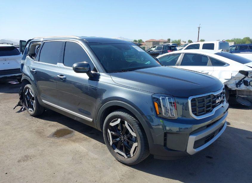 2023 Kia Telluride S (VIN 5XYP64GCXPG355766) main photo