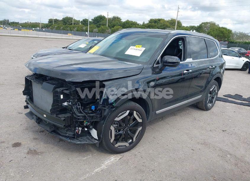 Photo 2 of 2024 Kia Telluride S (VIN 5XYP64GCXRG555033)