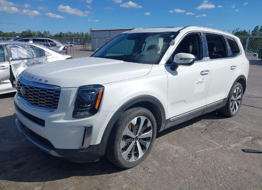 Photo 2 of 2020 Kia Telluride S (VIN 5XYP64HC2LG063084)