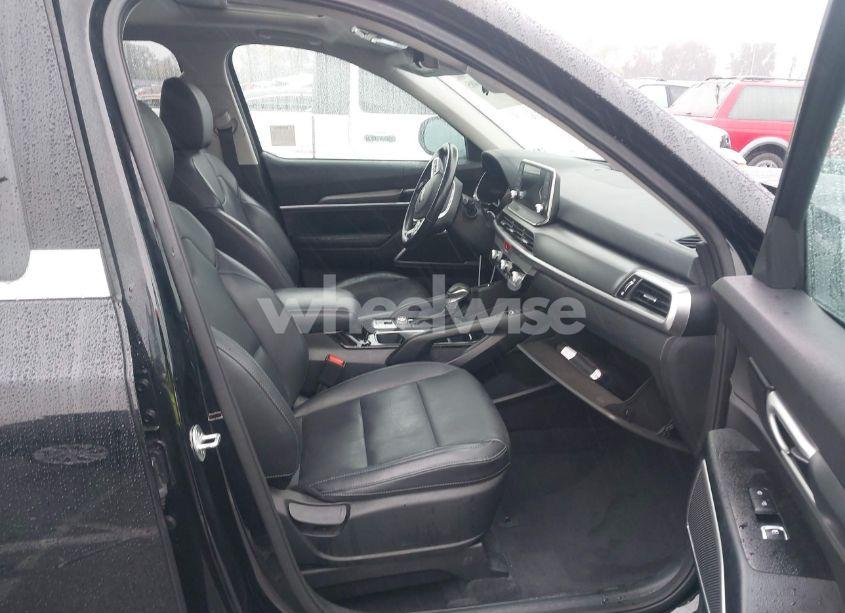 Photo 5 of 2021 Kia Telluride S (VIN 5XYP64HC4MG117521)