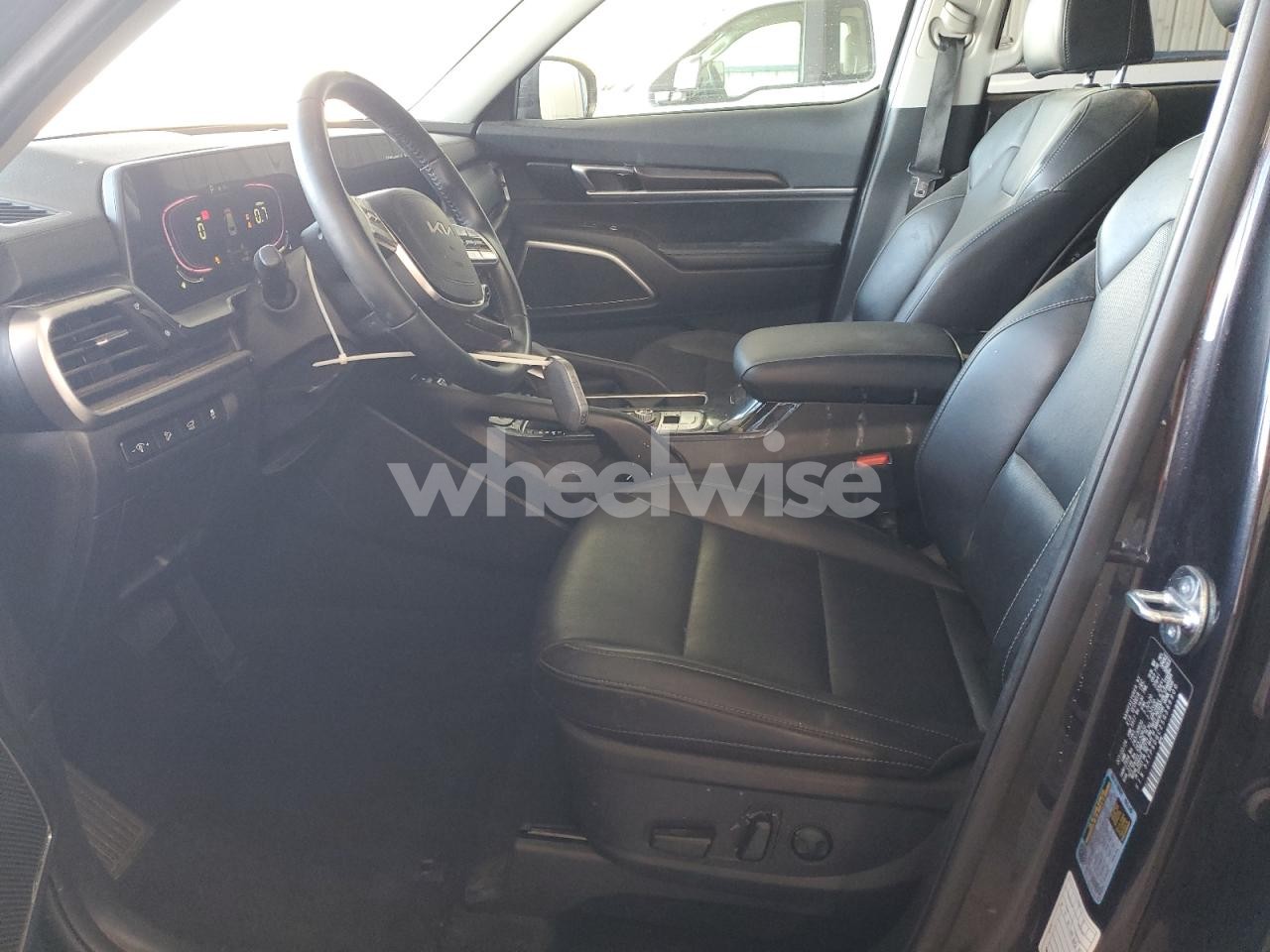 Photo 7 of 2025 KIA TELLURIDE S (VIN 5XYP6DGC2SG586900)