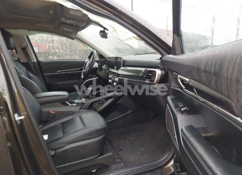 Photo 5 of 2024 Kia Telluride S (VIN 5XYP6DGC3RG556864)