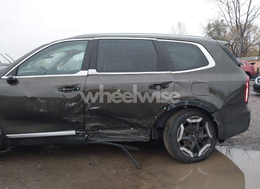 Photo 6 of 2024 Kia Telluride S (VIN 5XYP6DGC3RG556864)