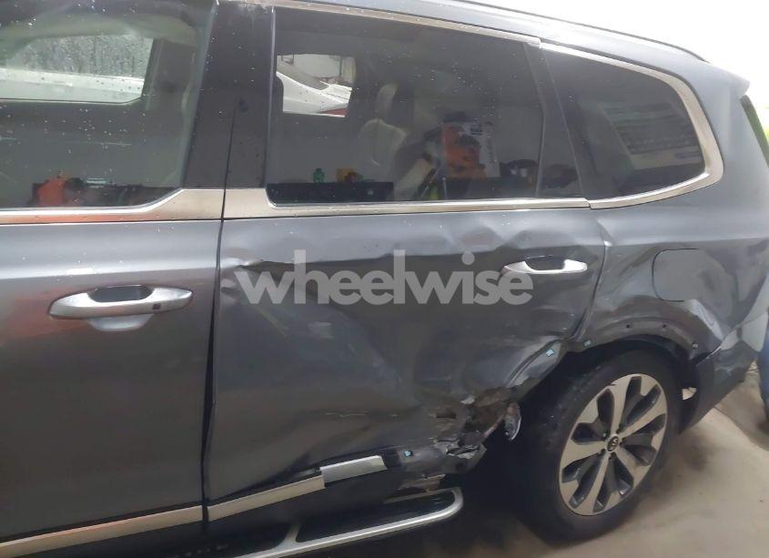 Photo 6 of 2020 Kia Telluride S (VIN 5XYP6DHC0LG083625)