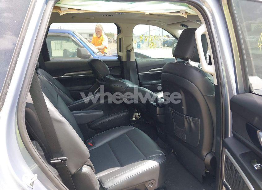 Photo 8 of 2020 Kia Telluride S (VIN 5XYP6DHC1LG059883)