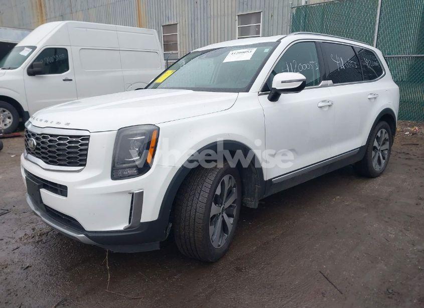 Photo 2 of 2020 Kia Telluride S (VIN 5XYP6DHC1LG095315)